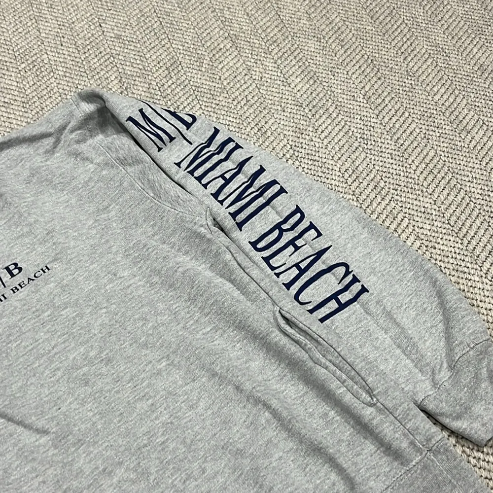 Gray Miami Beach Quarter - Image 4