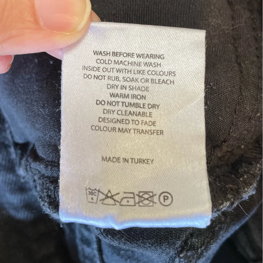 WHITE FOX Drive Me Crazy High Rise Slim Leg Cropped Jeans Vintage Black Size M - Image 11