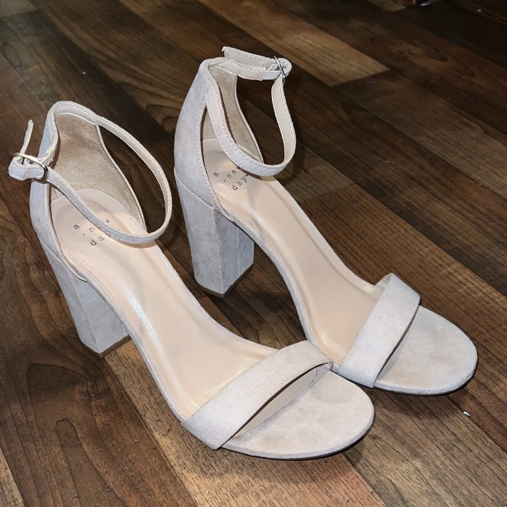 Elegant Beige Ankle Strap Heels size 9 - Image 2