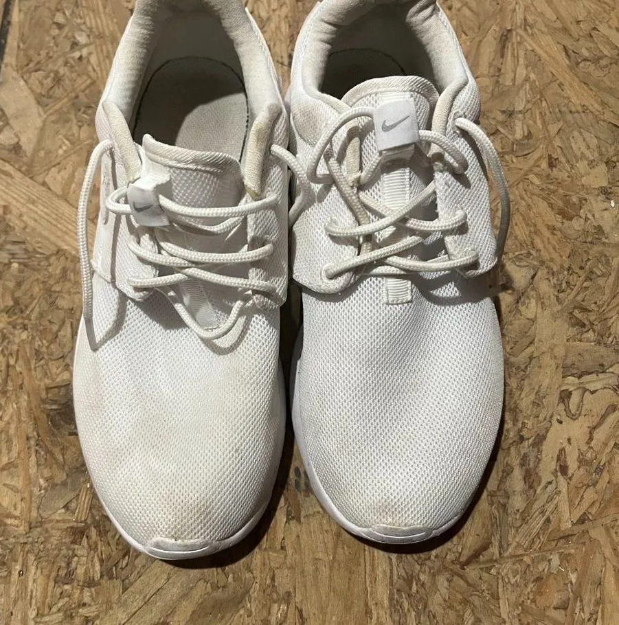 nike roshes white size 5 - Image 7