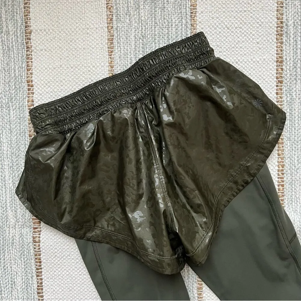 Athleta Rainier 2 in 1 Green Animal Print Tight With Shorts Women’s XS Petite - Image 6