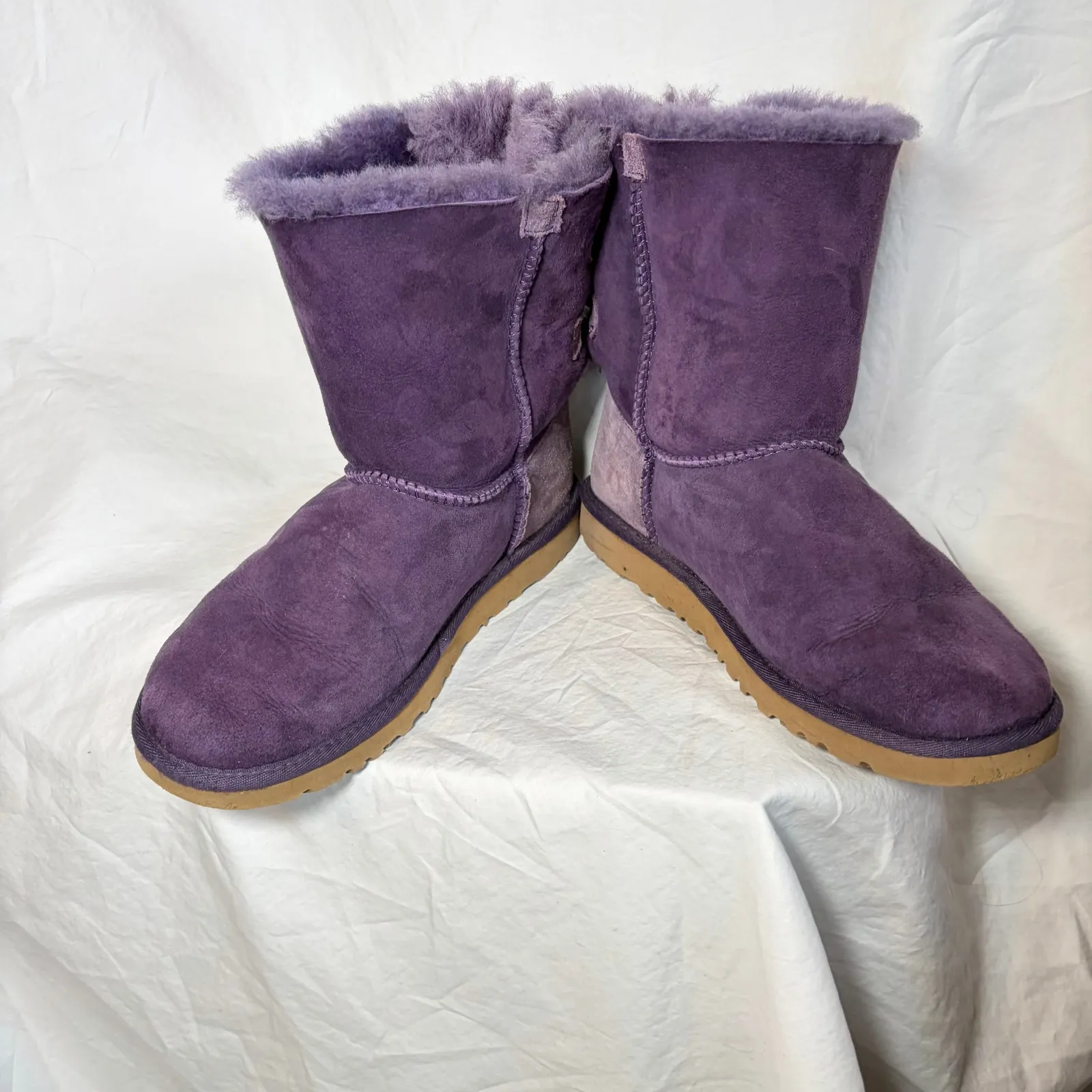 UGG Womens Bailey bow Purple short boots. Size 6. 2 bows. Rare color Nightshade - Image 3