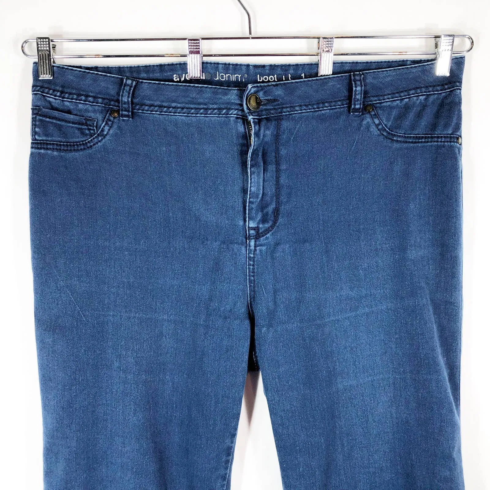Avenue Plus Size 18W Jeans Boot Cut Blue Denim Pockets 28 Inseam Stretch 551 - Image 3
