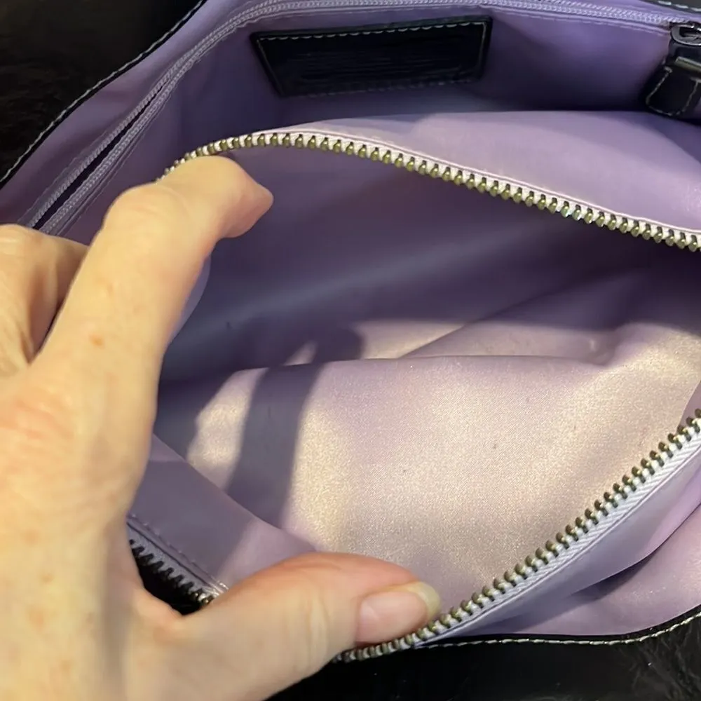 Authentic COACH fun shiny green roomy handbag with lavender lining EUC - Image 12