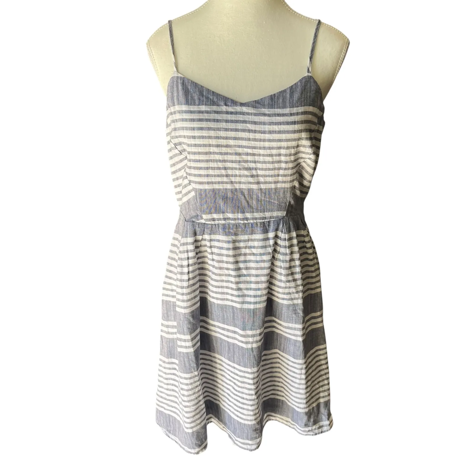 Old Navy Blue and‎ White Striped Sundress Sleeveless Casual Summer Dress M - Image 2