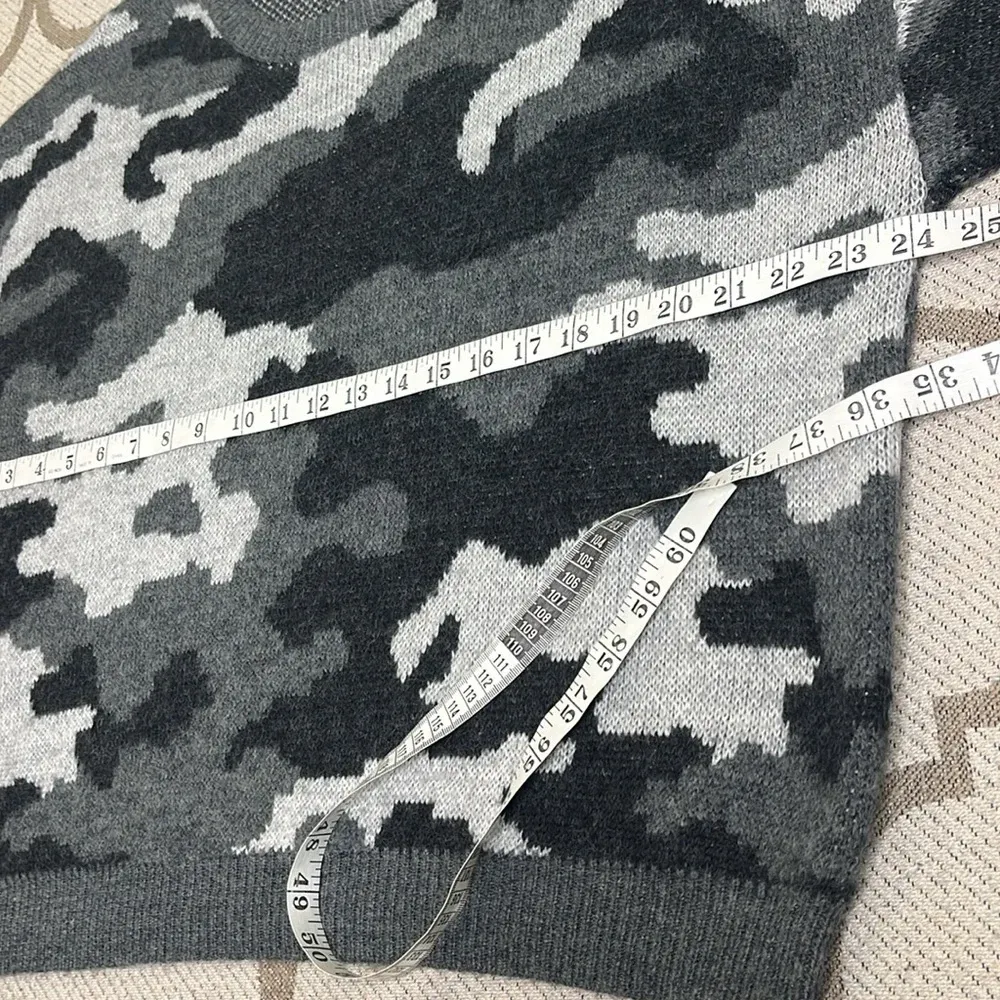 Lucky Brand Gray Camouflage wool blend crewneck Sweater, size XL - Image 6
