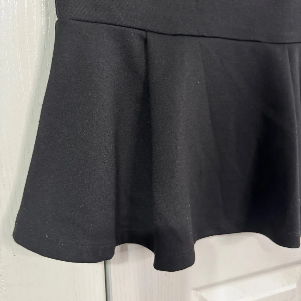 Forever 21 black short sleeve peplum blouse size small - Image 2