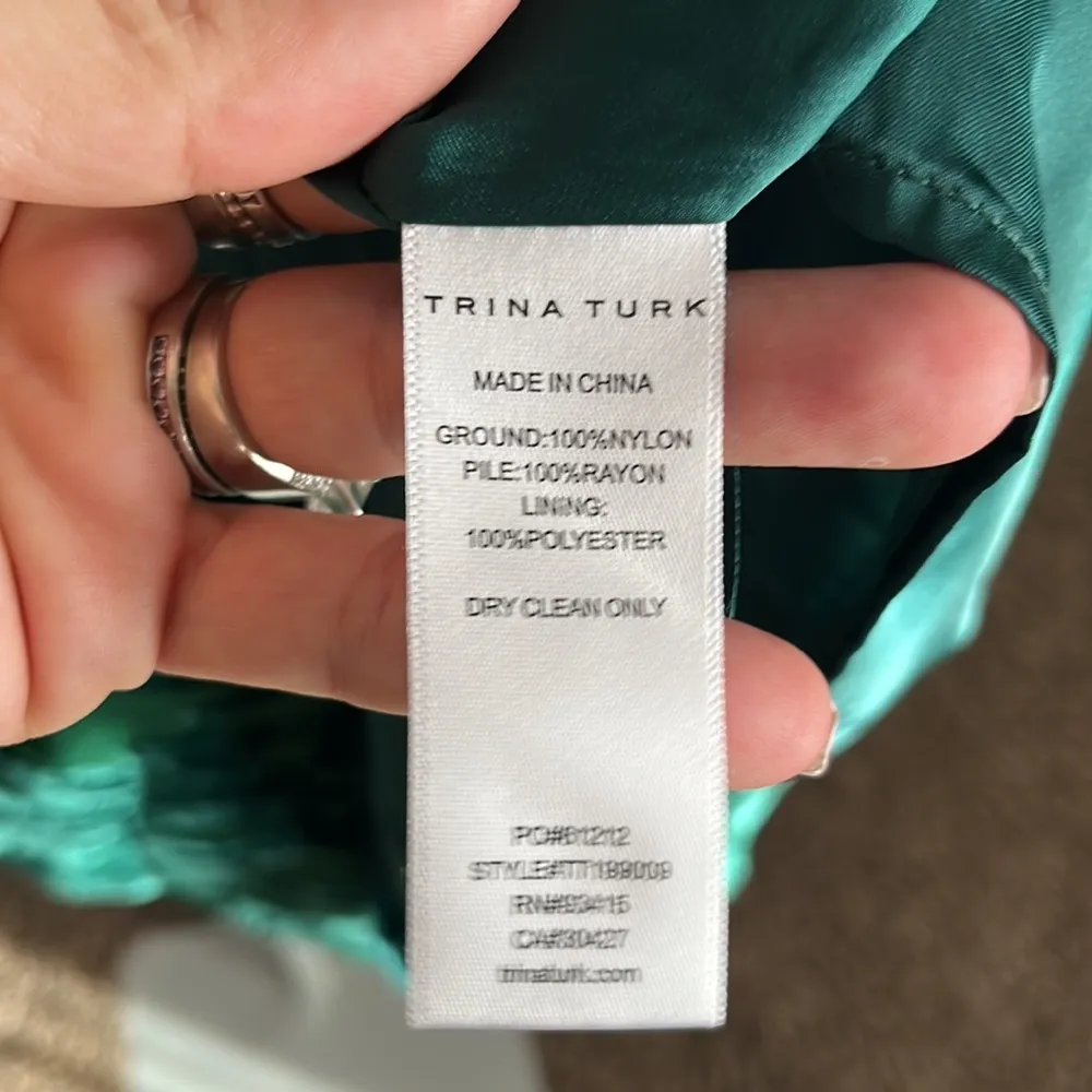 Nwt Trina Turk Shell Burnout Velvet Cape Detail Dress - Image 7