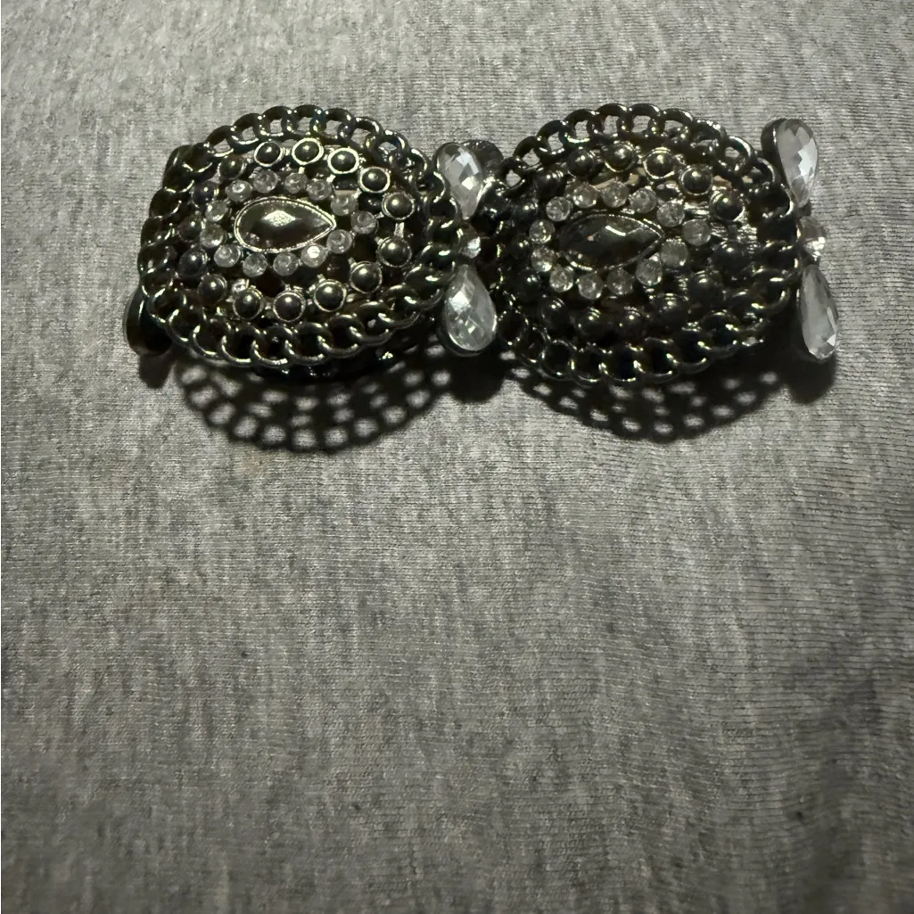 Silver and Black Women's Bracelet - Image 6