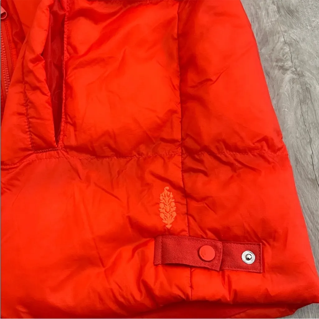 NWT FP Movement Free People In a Bubble Puffer Vest Orange Size M Primaloft Size M - Image 10