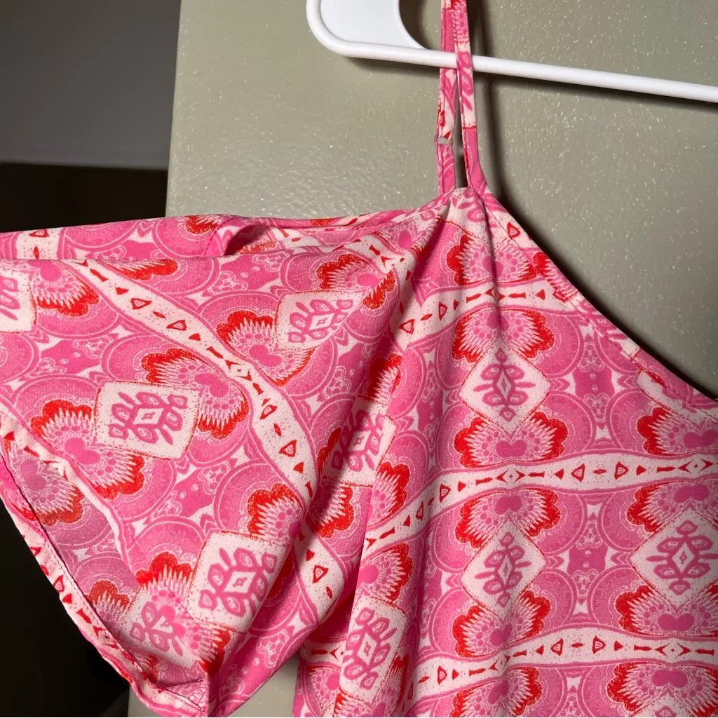 Collective Concepts Stitch Fix Atalya Cold Shoulder Top Pink Geometric - Image 5