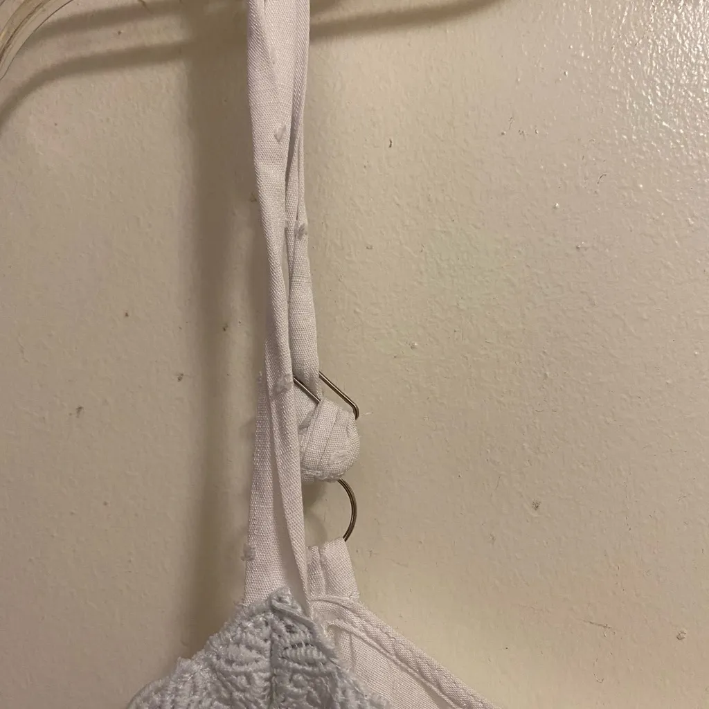 Urban Romantics Womens White Tank Top S 36” Lace V Neck Trim Ruffled Bottom - Image 2