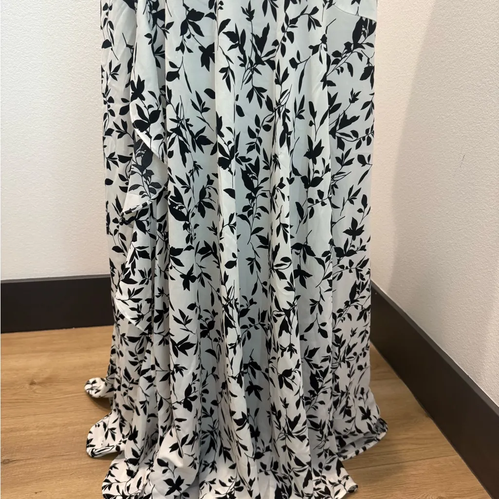 The Clothing Company Black and White Floral Maxi Dress - Image 6