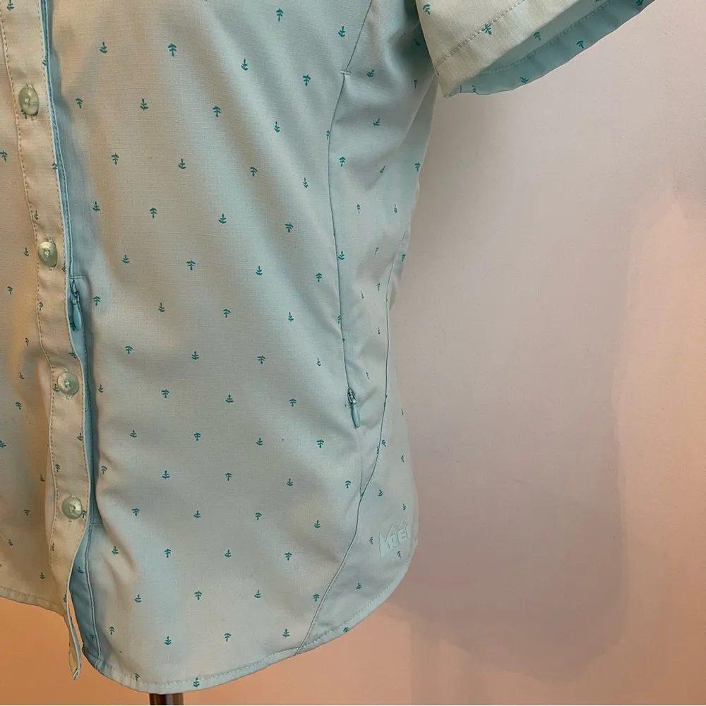 REI Women's Stretch Hiking Shirt Size XS Zip Pockets Green Tree Print - Image 2