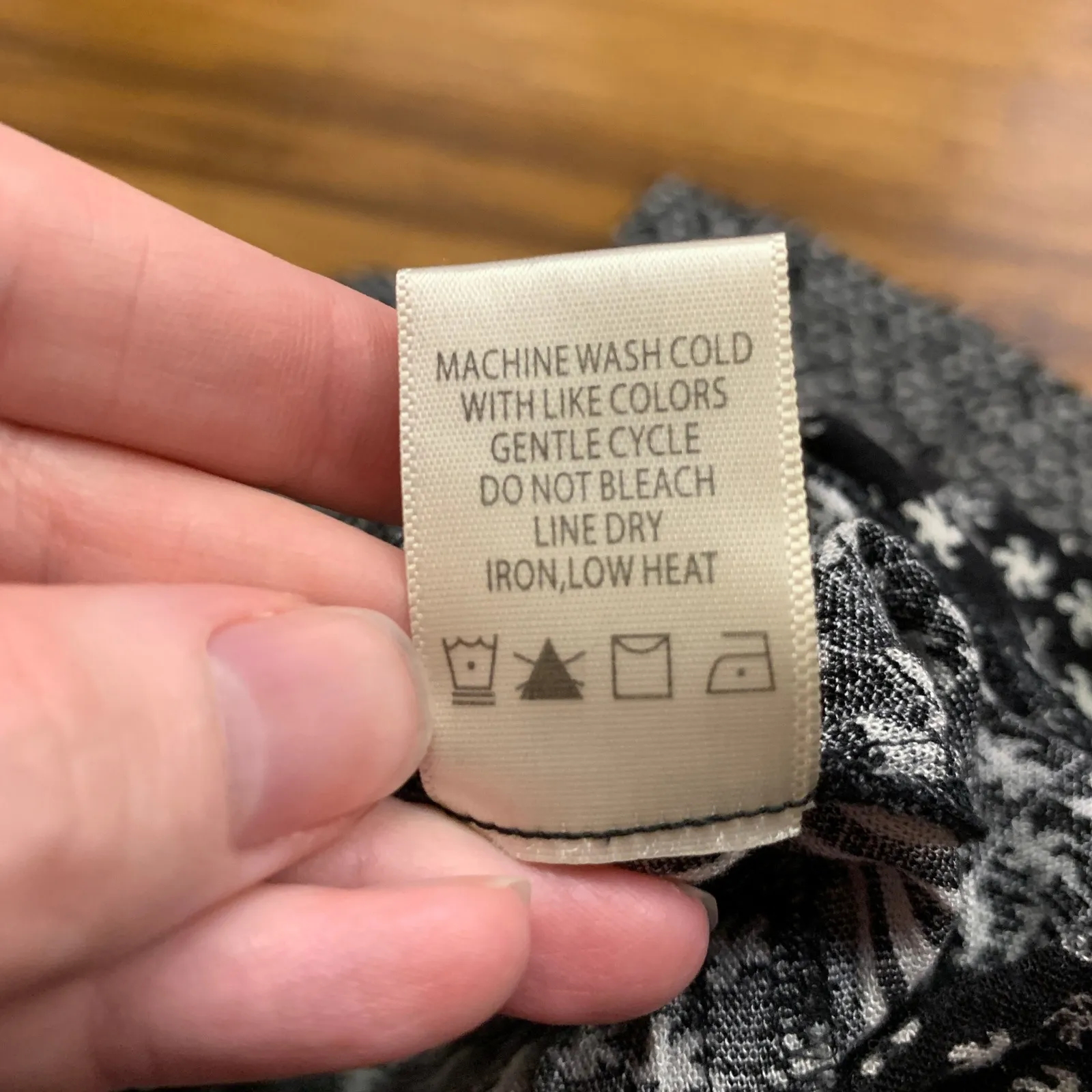 Max Studio London Black Floral Wide Leg Cropped Pants Size Medium Striped Casual - Image 7