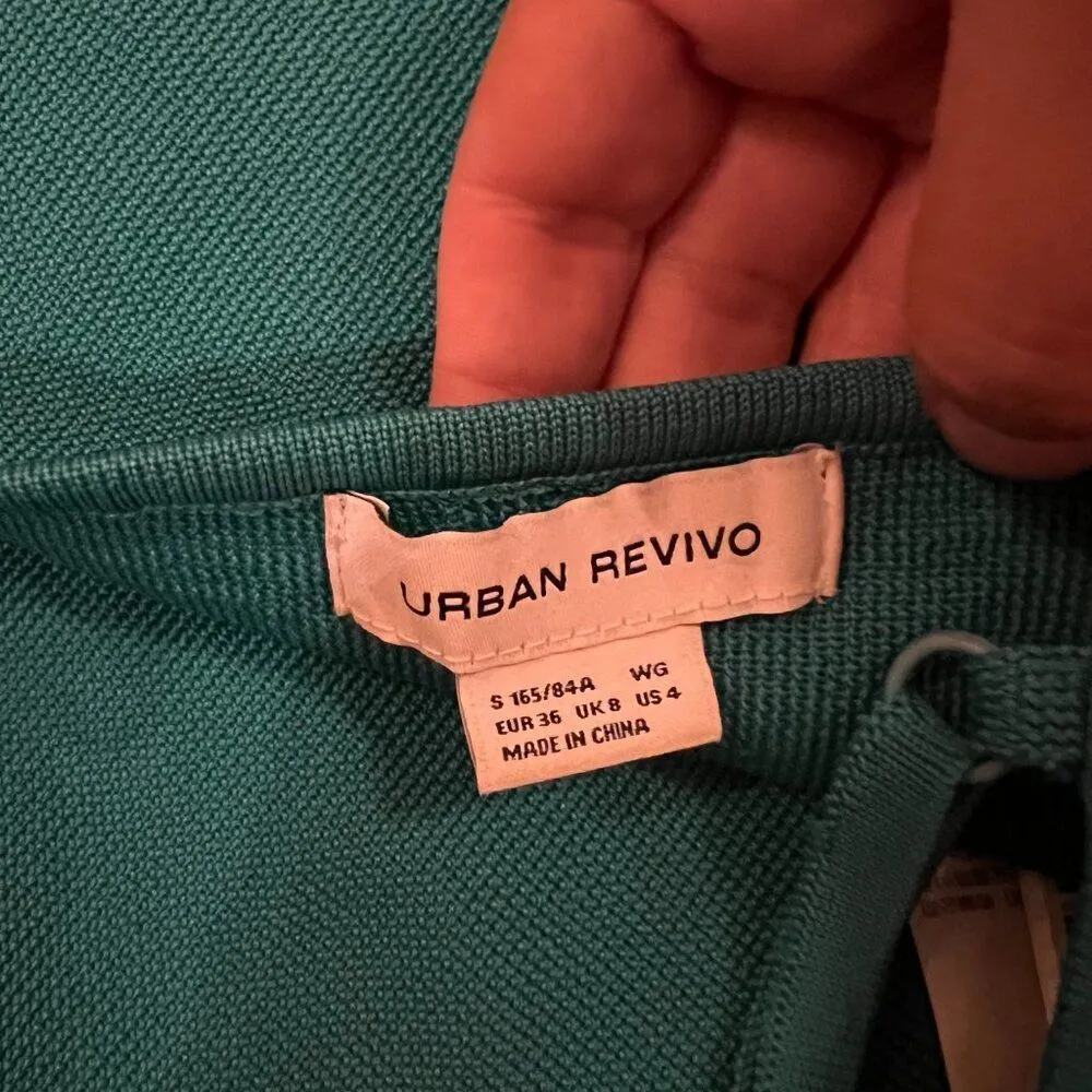 Urban Revivo small crop top Blue - Image 5