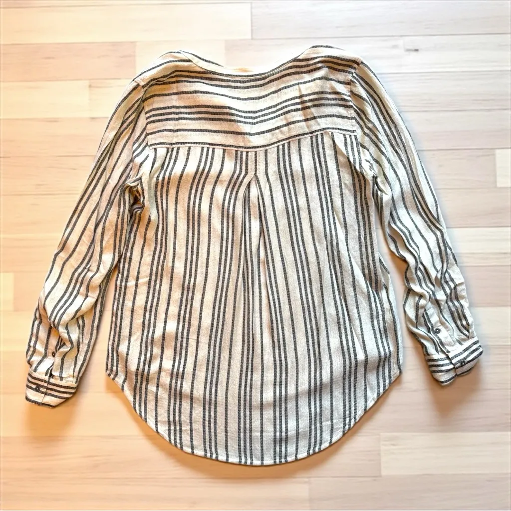 Lucky Brand White & Grey Striped Button Front Blouse - Size Medium - Image 9