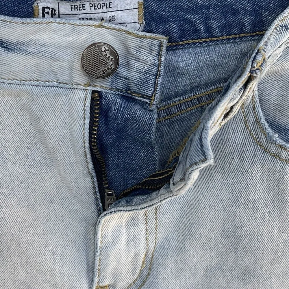 Free People SZ W 25 Jean Shorts Crochet Lace Hems Zip-Fly Distressed Light Wash - Image 4
