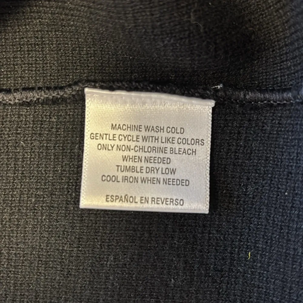 Gorgeous sweater coat
Perfect for a vacation 
Light and classic - Image 6