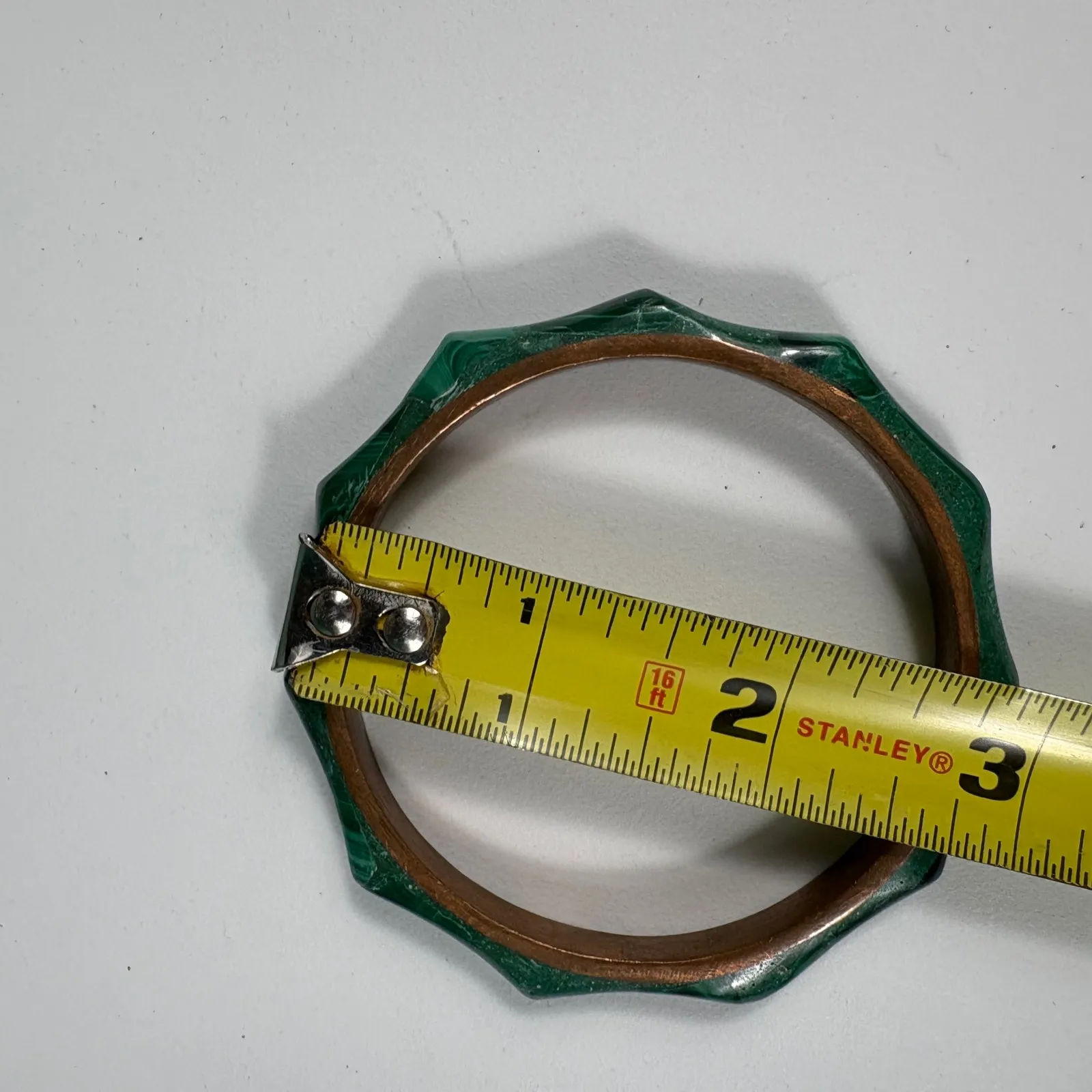 Vtg‎ Brass Bangle Bracelet w Faux Malachite Resin Faceted Edge Art Deco Revival Green - Image 5