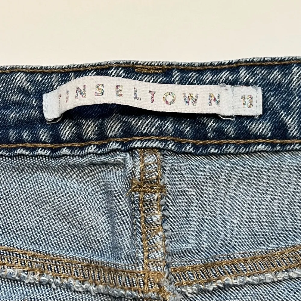 Tinseltown Hi Rise The Mom Jean Distressed Light Wash Raw Hem Jeans Size 13 - Image 6