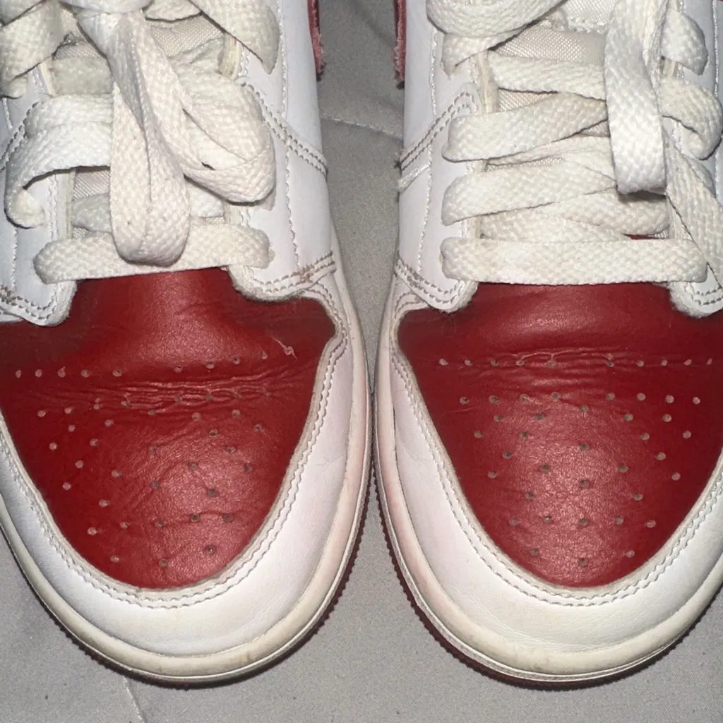 Nike Jordan Mids// White Pomegranate (very pre loved) - Image 6