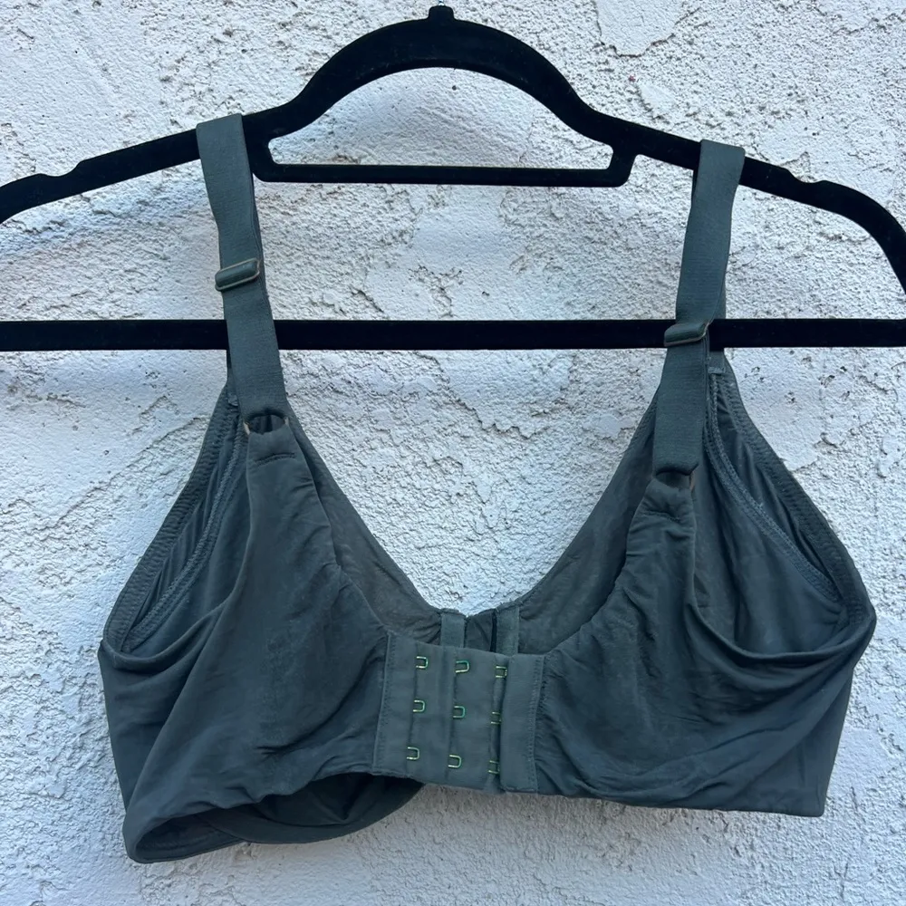 Donna Karan 32DD dark Olive green silky underwire wrap bra - Image 2