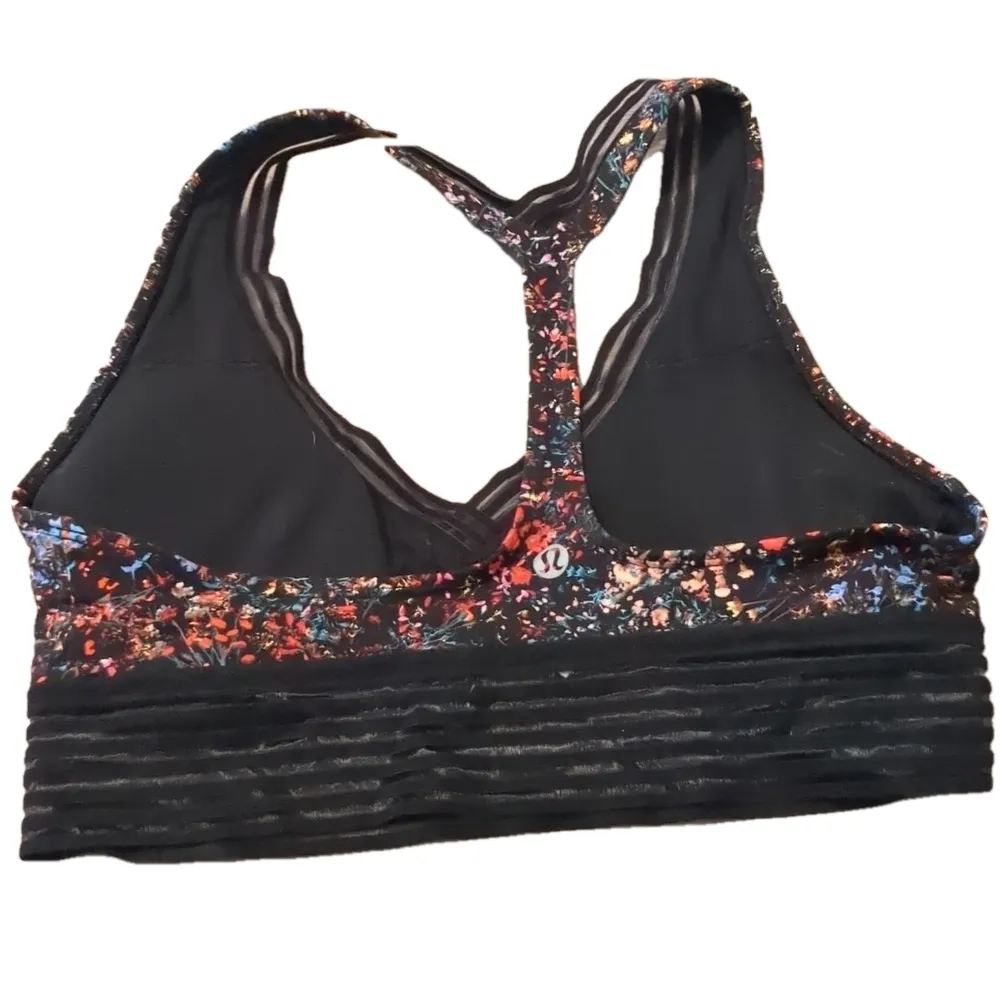 Lululemon flowerescent multi/black find focus bra size 6 - Image 3