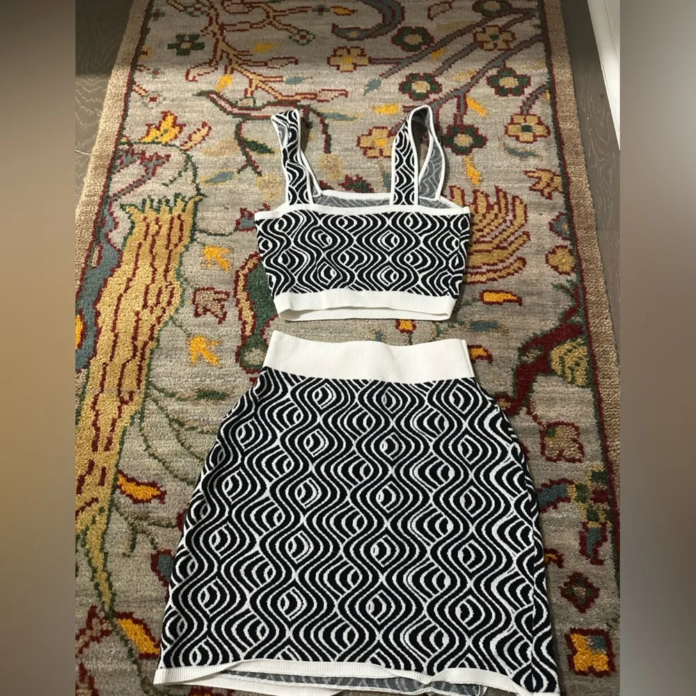 NWOT Sin­cere­ly Jules for Bandi­er Calla Jacquard Skirt and Top Size S Black - Image 7