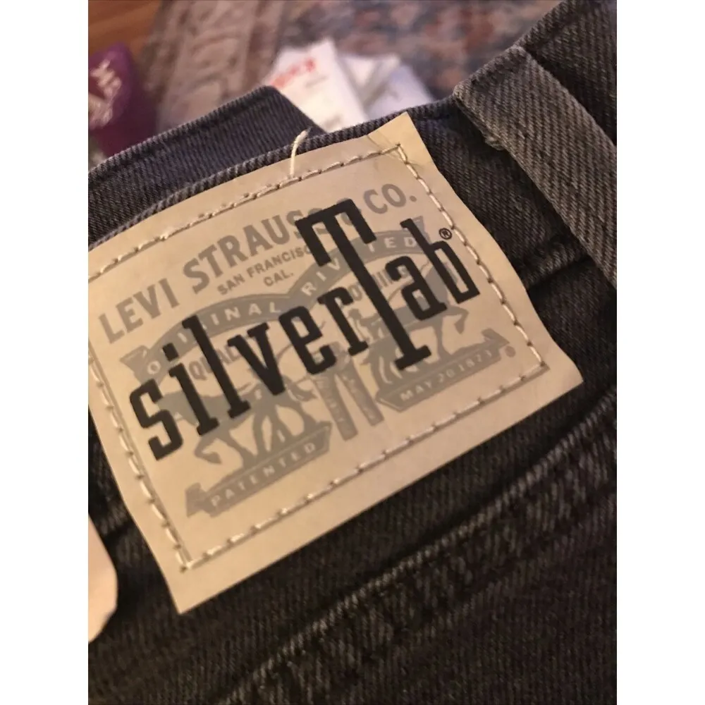 Levi's SilverTab Womens High-Waisted Mom Jean Charcoal Gray Tapered Leg Sz 32x27 - Image 2