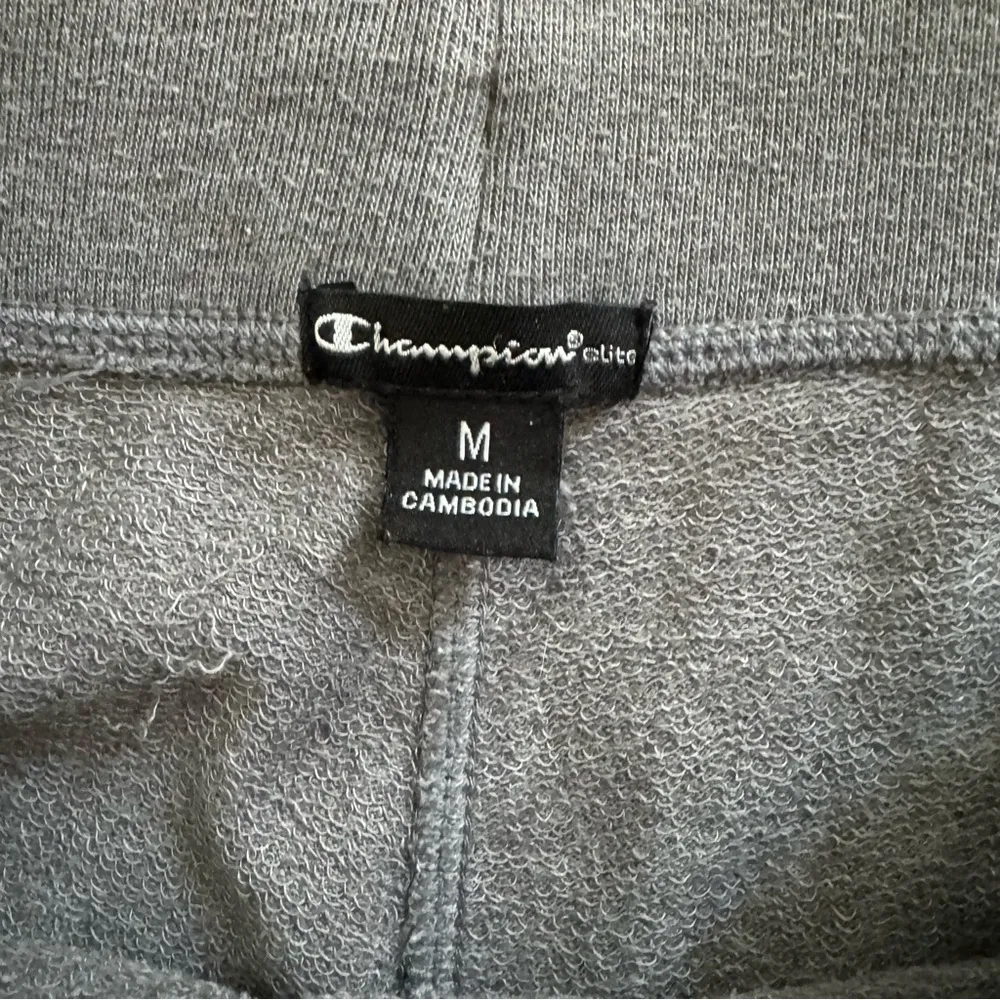 CHAMPION cropped drawstring sweatpants, size M - Image 6