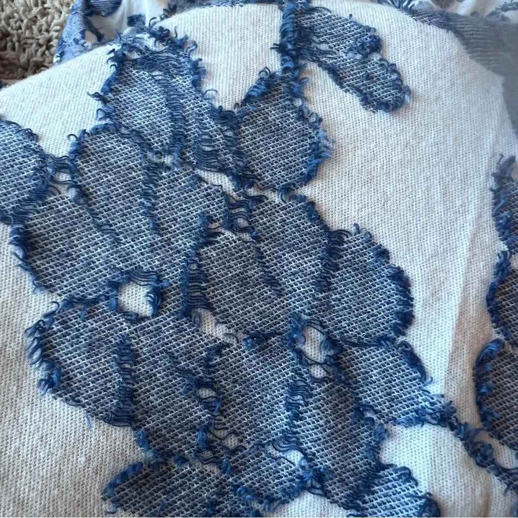 Loft Knit Top Blouse Frayed Denim Look Flowers Women’s Size Medium H6 - Image 5