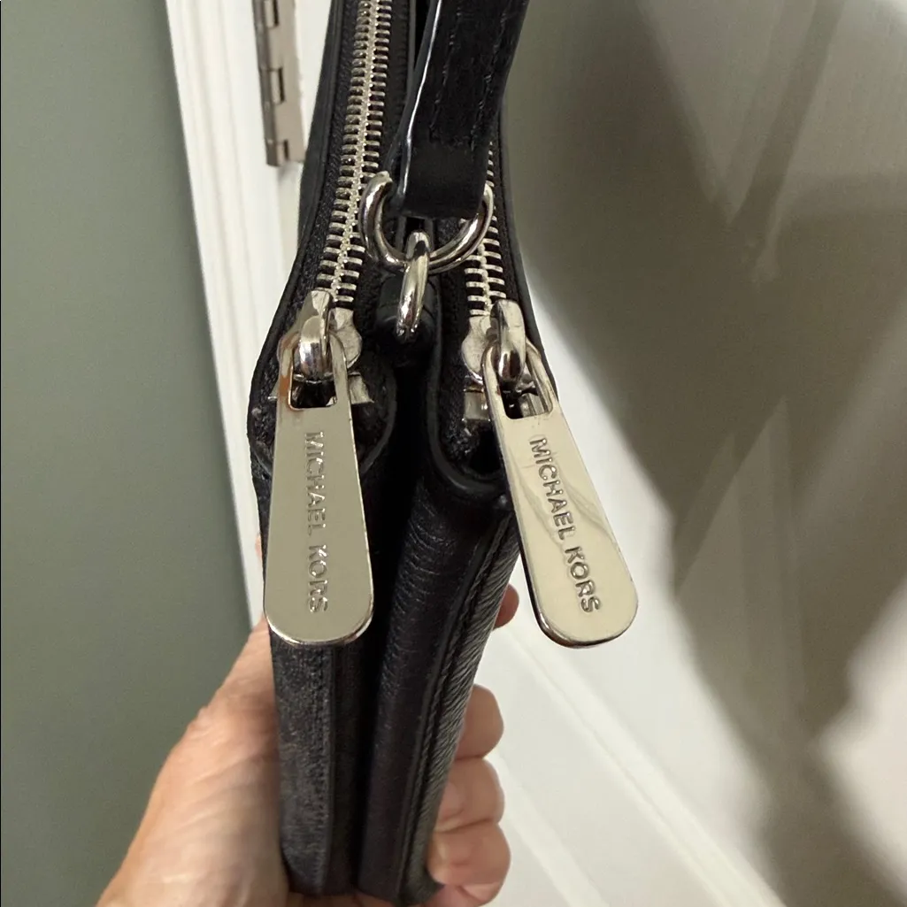 Michael Kors Double Zip Crossbody Bag Black Pebbled Leather & Signature Logo PVC - Image 8