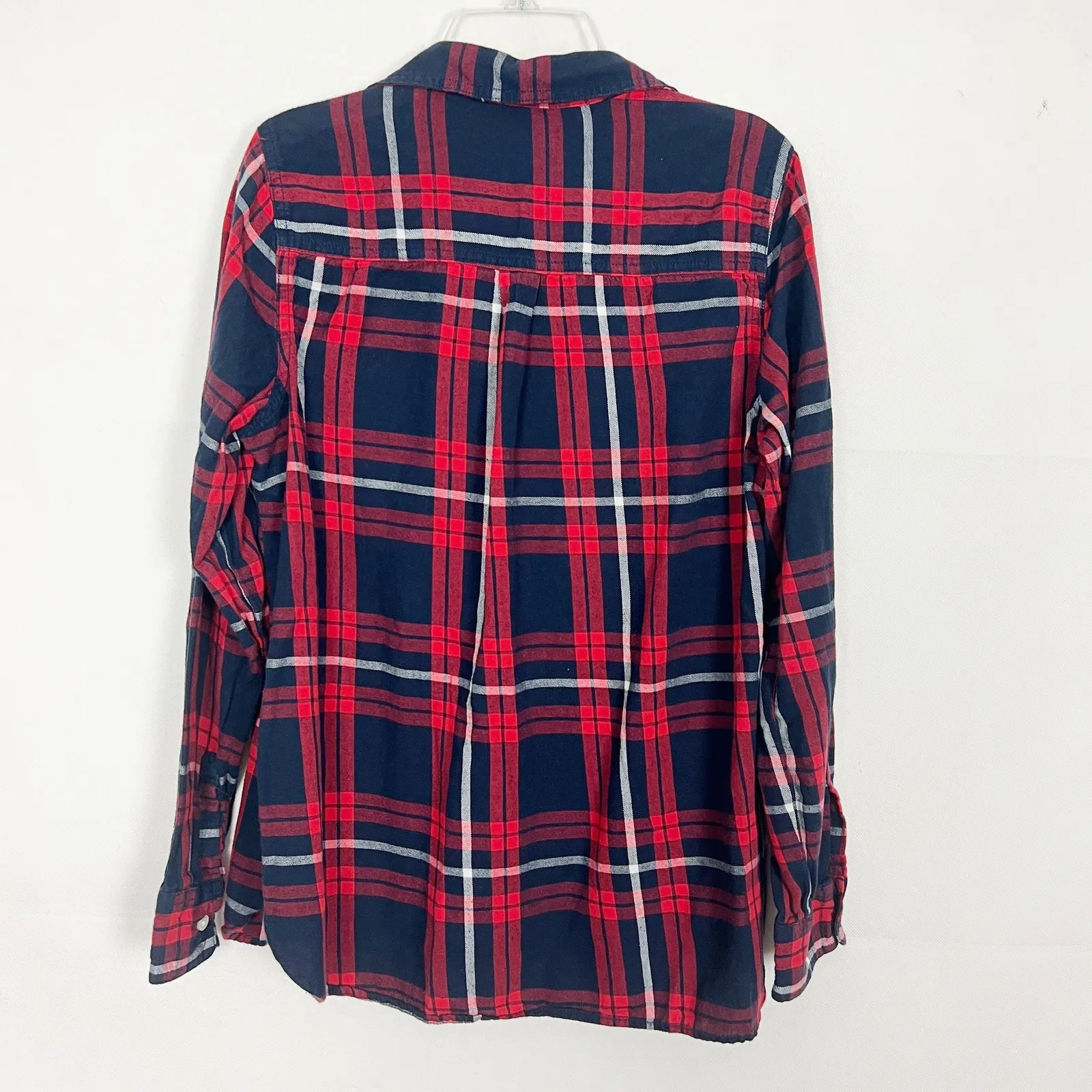 Old Navy Womens Plaid Flannel Red Shirt Size Medium The Classic Shirt Breathable - Image 6