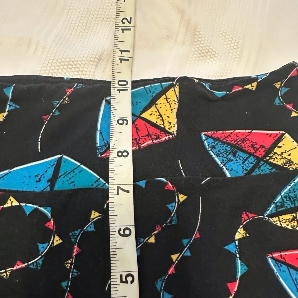 LuLaRoe women Leggings with Kite Design in Black, Red, Yellow, and Blue - Image 8