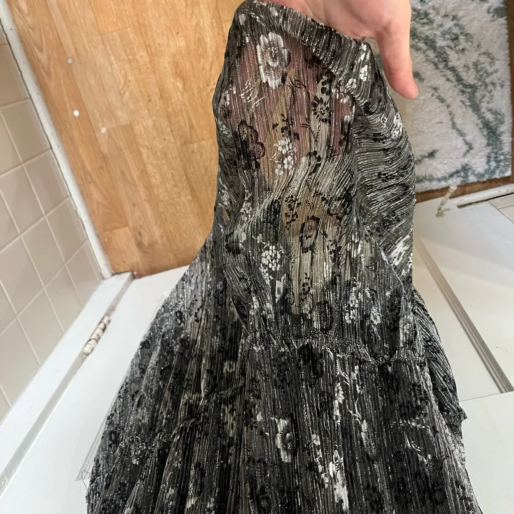 Storia Black and Silver Maxi Dress - Image 4