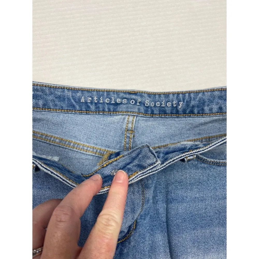 Articles Of Society Light Wash Denim Shorts NWT 29 - Image 3