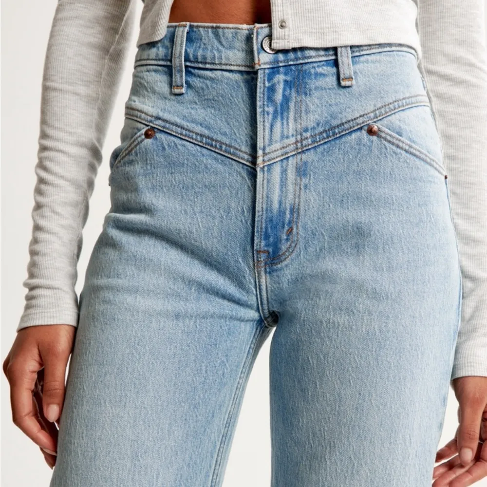 Abercrombie 90’s Straight Jeans - Image 5