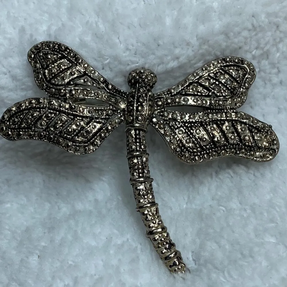 Silver Color Textured Metal Dragon Fly Pin Brooch - Image 8