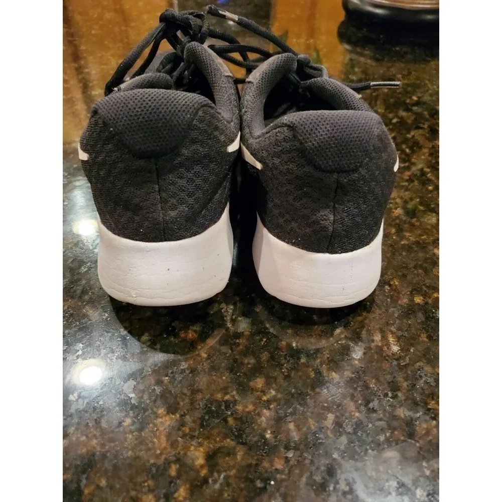 Nike Tanjun Women's Black Running Shoes Size 8 - Image 3