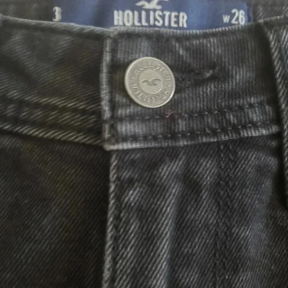 Hollister Curvy High-Rise Vintage Shorts - Image 4