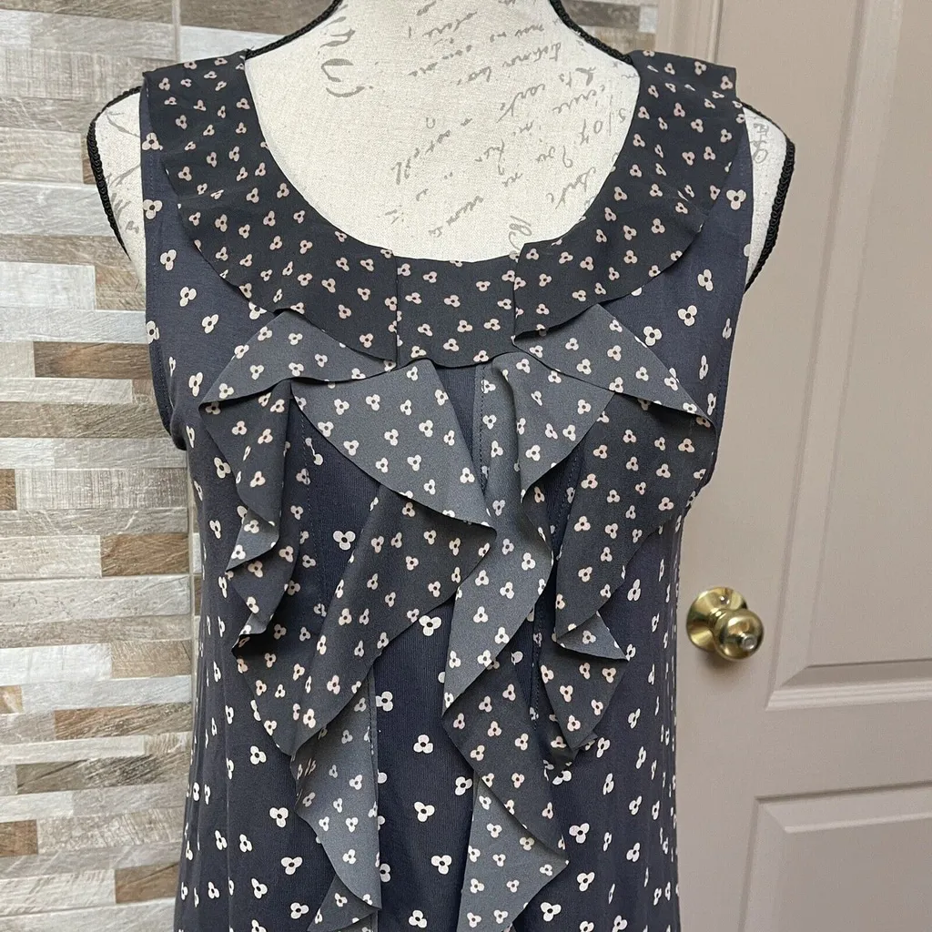 Ann Taylor Loft Women's Sz M Sleeveless Rufle Front Blouse Gray - Image 4