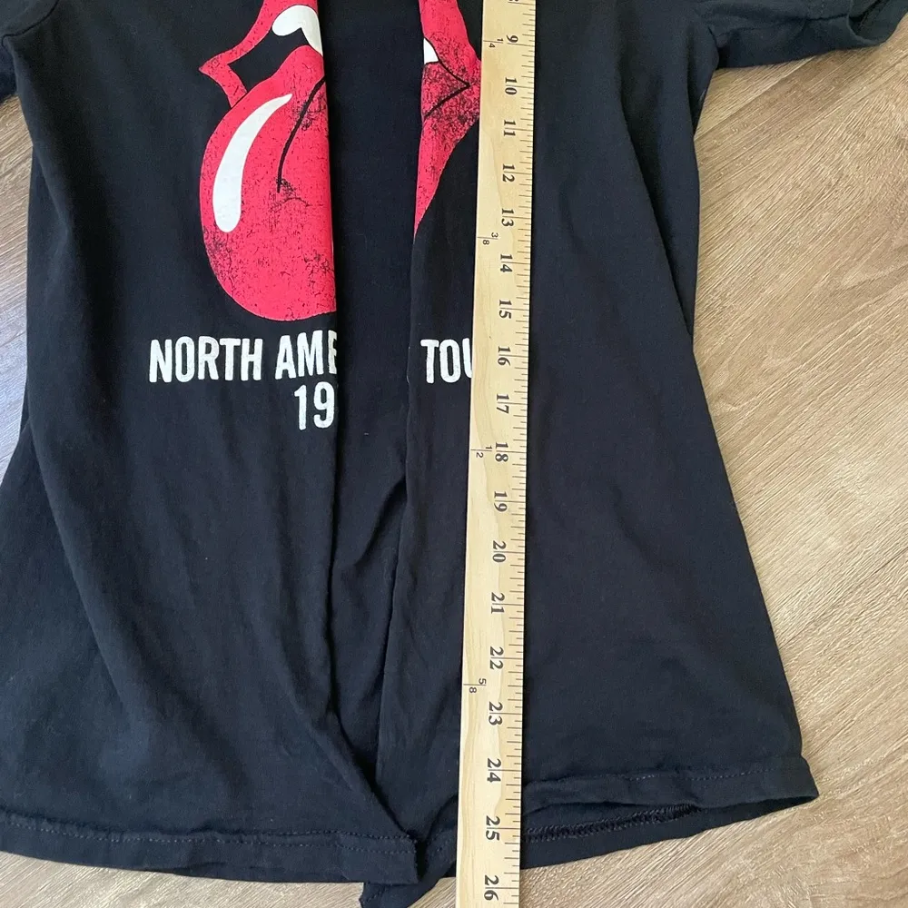 Rolling Stones Front Cut Slit Band T-shirt Black Tour 1975 Lips Tongue ~ Size S - Image 8