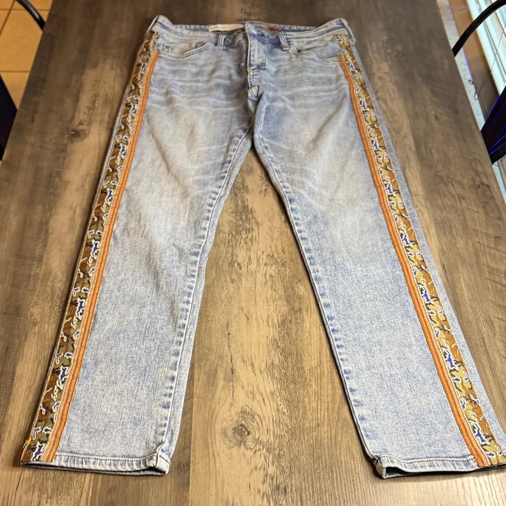 Anthropologie Pilcro Light Blue Straight Jeans with Embroidered Side Camo Trim - Image 3