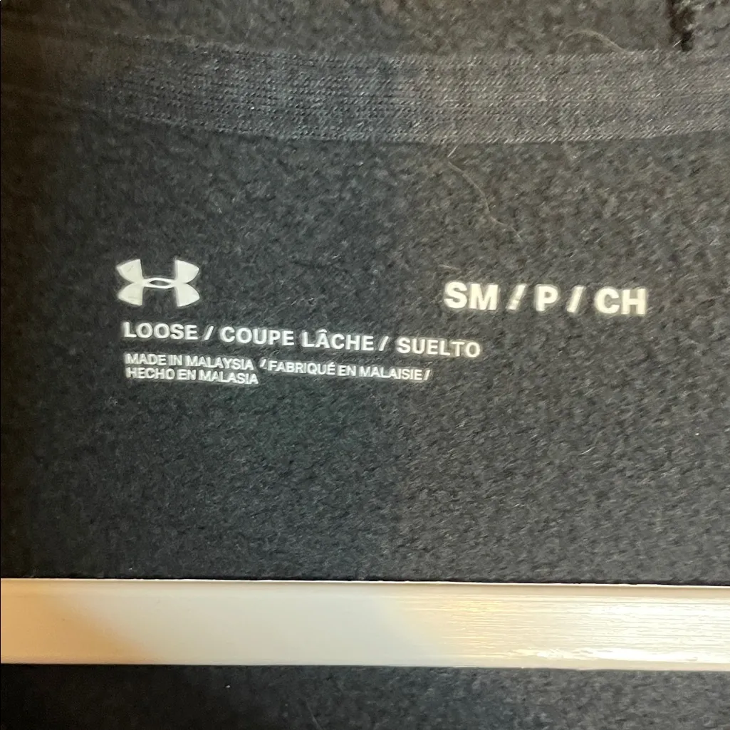Under Armour  Black Sweatshirt - Image 2