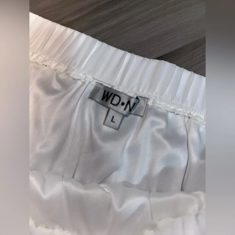 WDNY Women’s Pleated Classy Midi Long White Skirt with Sparkle Accents Size LG - Image 2