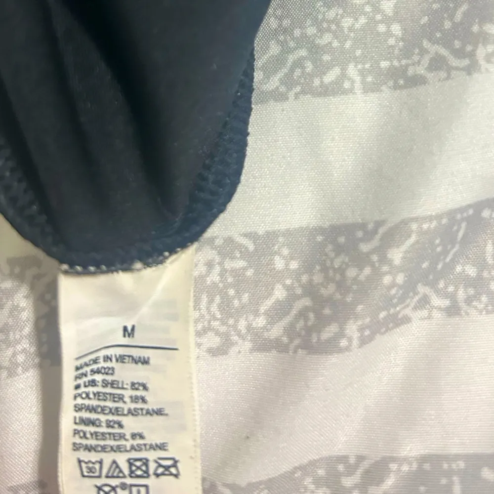 Old Navy, one piece women's swimsuit - Image 4