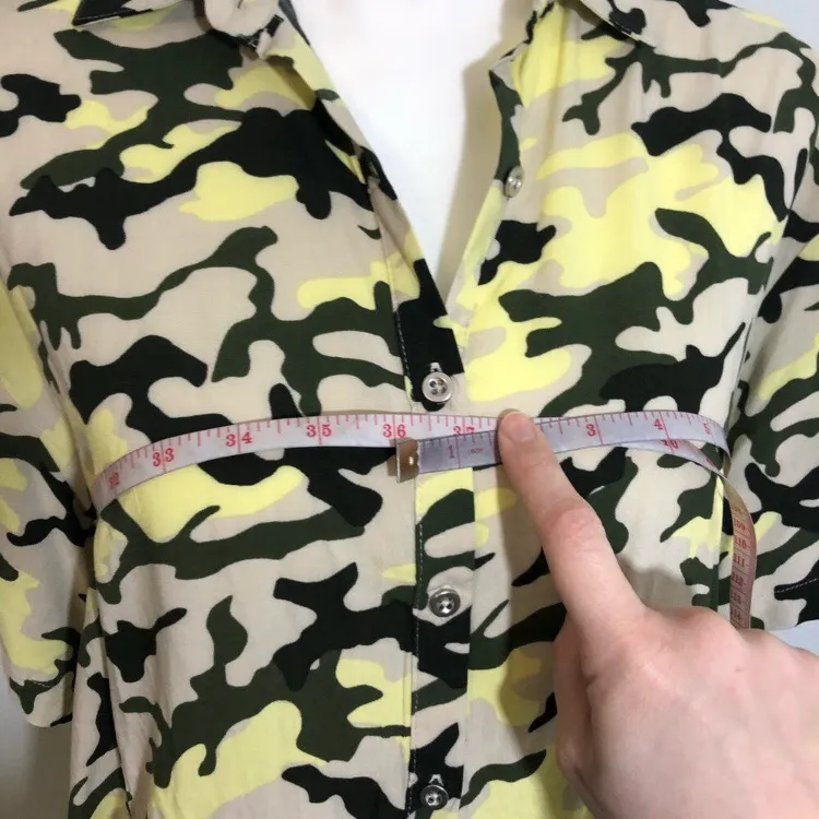 NWOT Camouflage Camo Print Beige Green Yellow Button Up Short Sleeve - Image 5