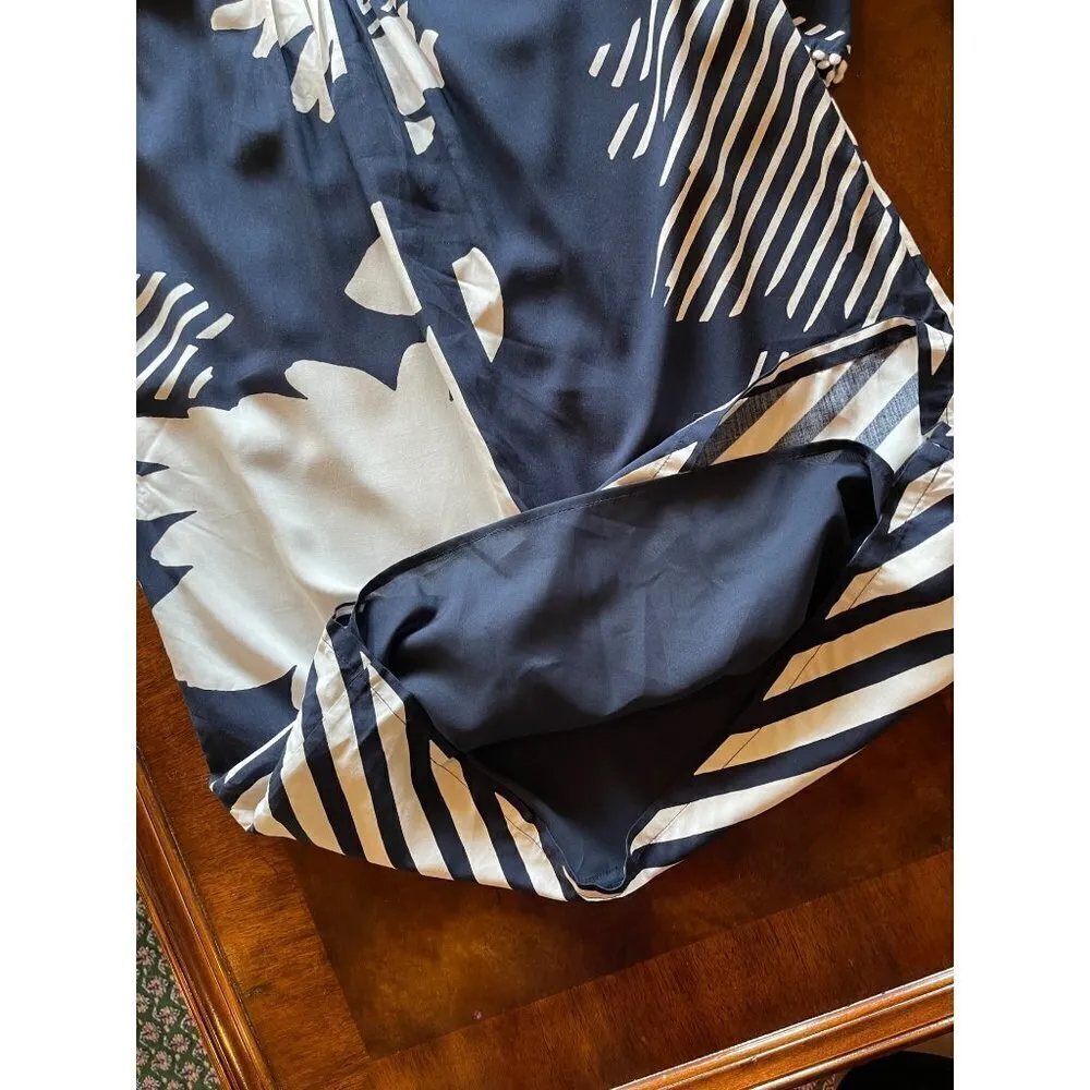 Crown & Ivy Blue and White Floral‎ Print Bell Sleeve Shift Dress Size 4 - Image 10