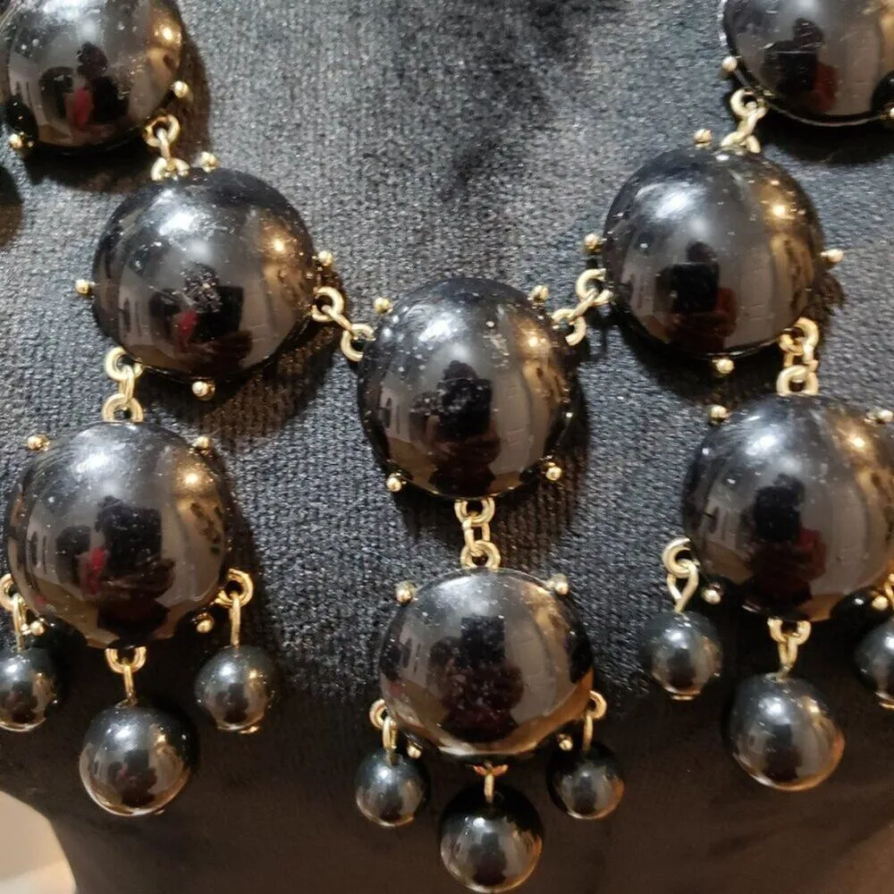 Womesn Fashion Black Faux Pearl Bubble Statement Necklace with Lobster Clasp - Image 3